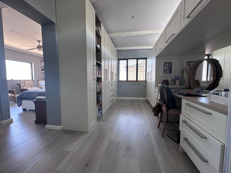 To Let 5 Bedroom Property for Rent in Rome Glen Western Cape